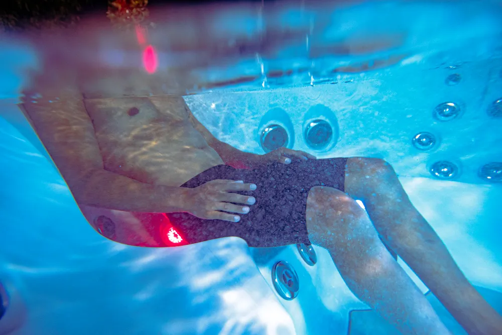 JSS J16 PowerPro Detail FX IRSeat Man 03 1000x667 1